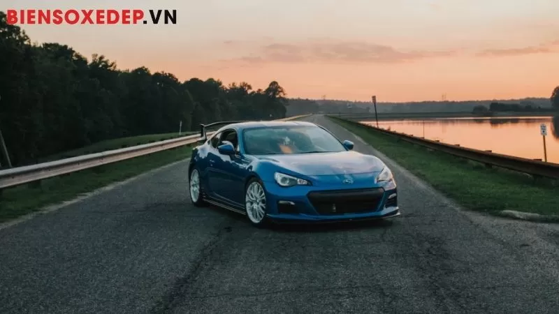 Bán Hàng Xe Hơi Năm 2025 - Thống Kê & Dự Báo Chi Tiết