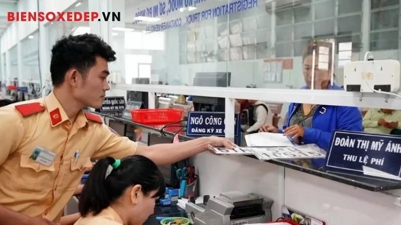 dịch vụ đăng k&yacute; bấm biển tại HCM