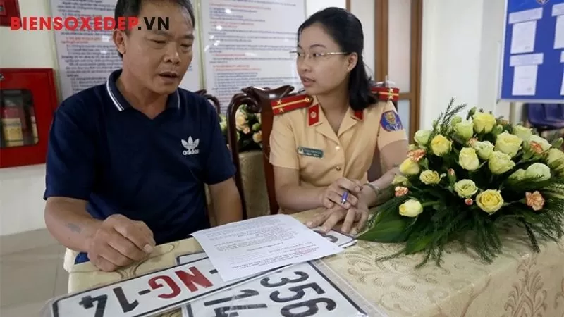 hồ sơ r&uacute;t hồ sơ xe nhiều đời chủ